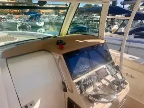 Thumbnail von Boston Whaler 370 Outrage