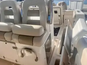 Thumbnail von Boston Whaler 370 Outrage