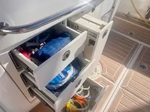 Thumbnail von Boston Whaler 370 Outrage