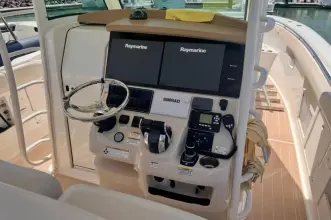 Thumbnail von Boston Whaler 370 Outrage