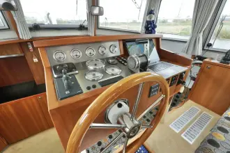 Thumbnail von Serious Yachts Gently Low Bridge 45 Sedan