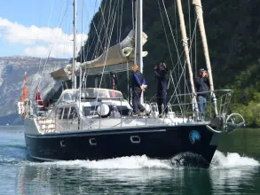 Maßgeschneiderte 16,5 m Expeditions-Yacht SANTOSA