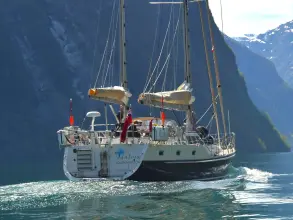 Thumbnail von Maßgeschneiderte 16,5 m Expeditions-Yacht SANTOSA