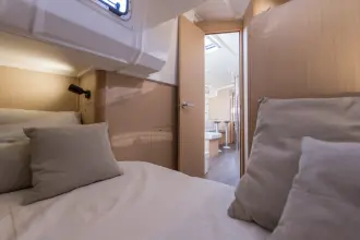 Thumbnail von Beneteau Oceanis 38.1 Neo