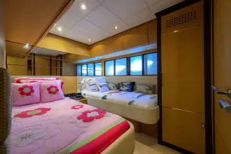 Thumbnail von Pershing Express Cruiser Miura