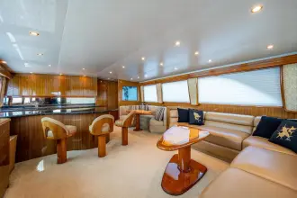 Thumbnail von Viking 48 Convertible Reel Estate