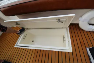 Thumbnail von Albemarle 320 Express Fisherman Crew Einrichtungen