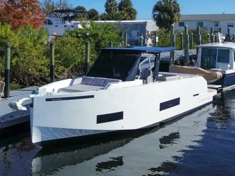 De Antonio Yachts D42