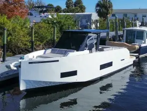 De Antonio Yachts D42