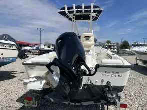 Thumbnail von Boston Whaler 190 Outrage