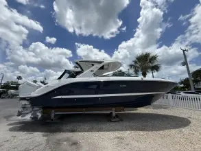 Sea Ray SLX 310 Outboard