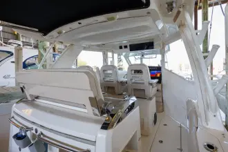 Thumbnail von Boston Whaler 420 Outrage