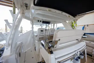 Thumbnail von Boston Whaler 420 Outrage