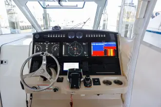 Thumbnail von Boston Whaler 420 Outrage