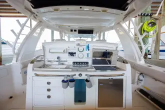 Thumbnail von Boston Whaler 420 Outrage