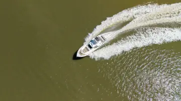 Thumbnail von Boston Whaler 420 Outrage