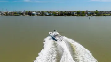 Thumbnail von Boston Whaler 420 Outrage