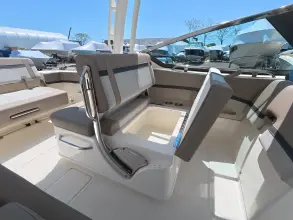 Thumbnail von Boston Whaler 240 Vantage