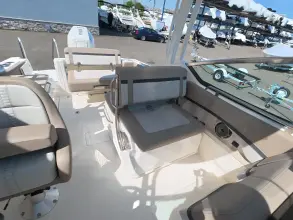 Thumbnail von Boston Whaler 240 Vantage