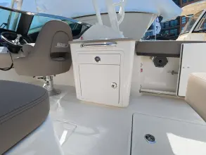 Thumbnail von Boston Whaler 240 Vantage