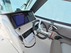 Thumbnail von Boston Whaler 240 Vantage