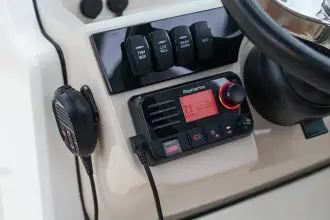 Thumbnail von Boston Whaler 240 Vantage