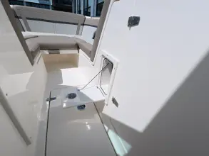 Thumbnail von Boston Whaler 240 Vantage