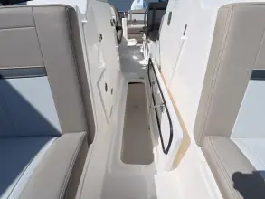 Thumbnail von Boston Whaler 240 Vantage