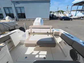 Thumbnail von Boston Whaler 240 Vantage
