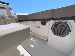Thumbnail von Boston Whaler 240 Vantage