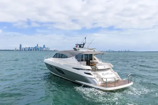 Riviera 6000 Sport Yacht
