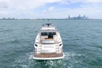 Thumbnail von Riviera 6000 Sport Yacht