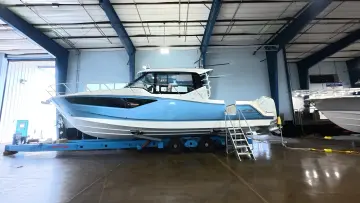 Boston Whaler 405 Conquest