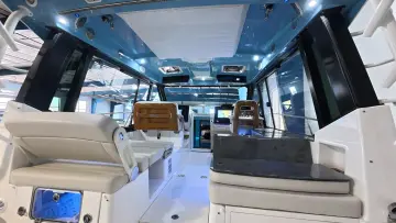 Thumbnail von Boston Whaler 405 Conquest