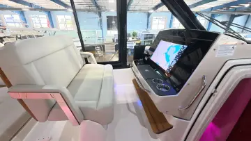 Thumbnail von Boston Whaler 405 Conquest