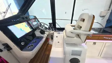 Thumbnail von Boston Whaler 405 Conquest