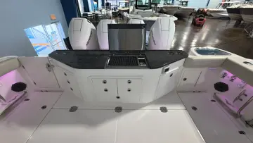 Thumbnail von Boston Whaler 405 Conquest