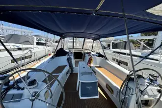 Thumbnail von Beneteau Oceanis 49