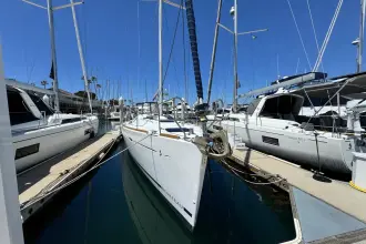 Thumbnail von Beneteau Oceanis 49