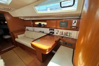 Thumbnail von Beneteau Oceanis 49