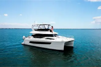 Aquila 44 Yacht
