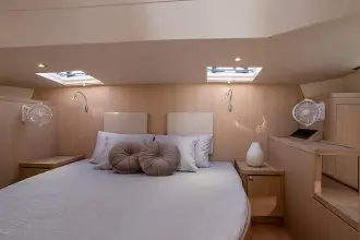 Thumbnail von Aquila 44 Yacht