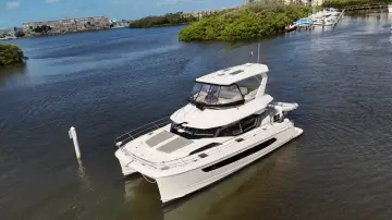 Thumbnail von Aquila 44 Yacht