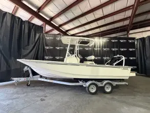Thumbnail von Boston Whaler 210 Montauk