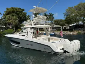 Thumbnail von Boston Whaler 420 Outrage