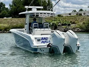 Thumbnail von Boston Whaler 330 Outrage
