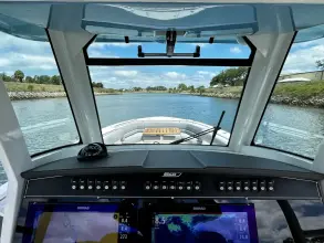 Thumbnail von Boston Whaler 330 Outrage