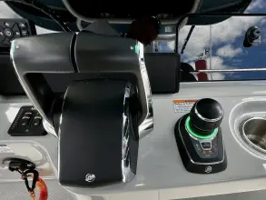 Thumbnail von Boston Whaler 330 Outrage