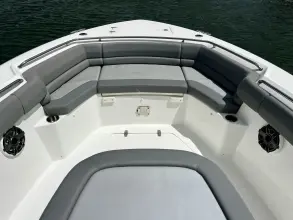 Thumbnail von Boston Whaler 330 Outrage