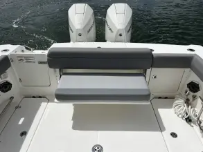 Thumbnail von Boston Whaler 330 Outrage